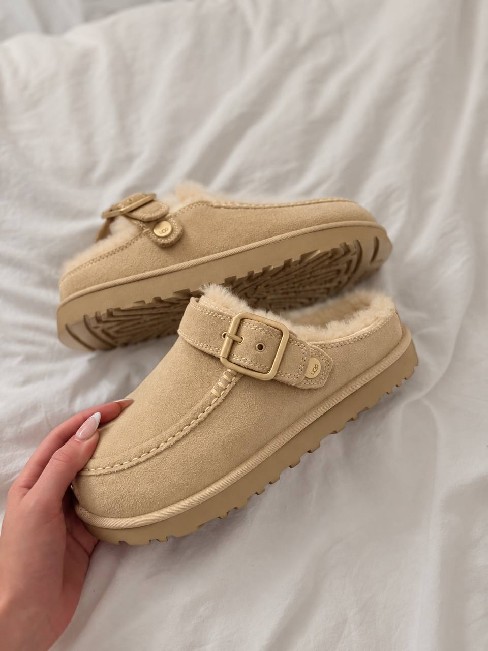 UGG